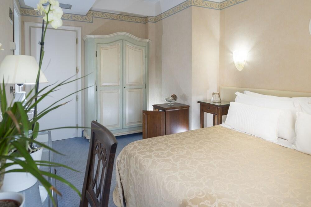 Hotel Apollo Riccione Exterior photo